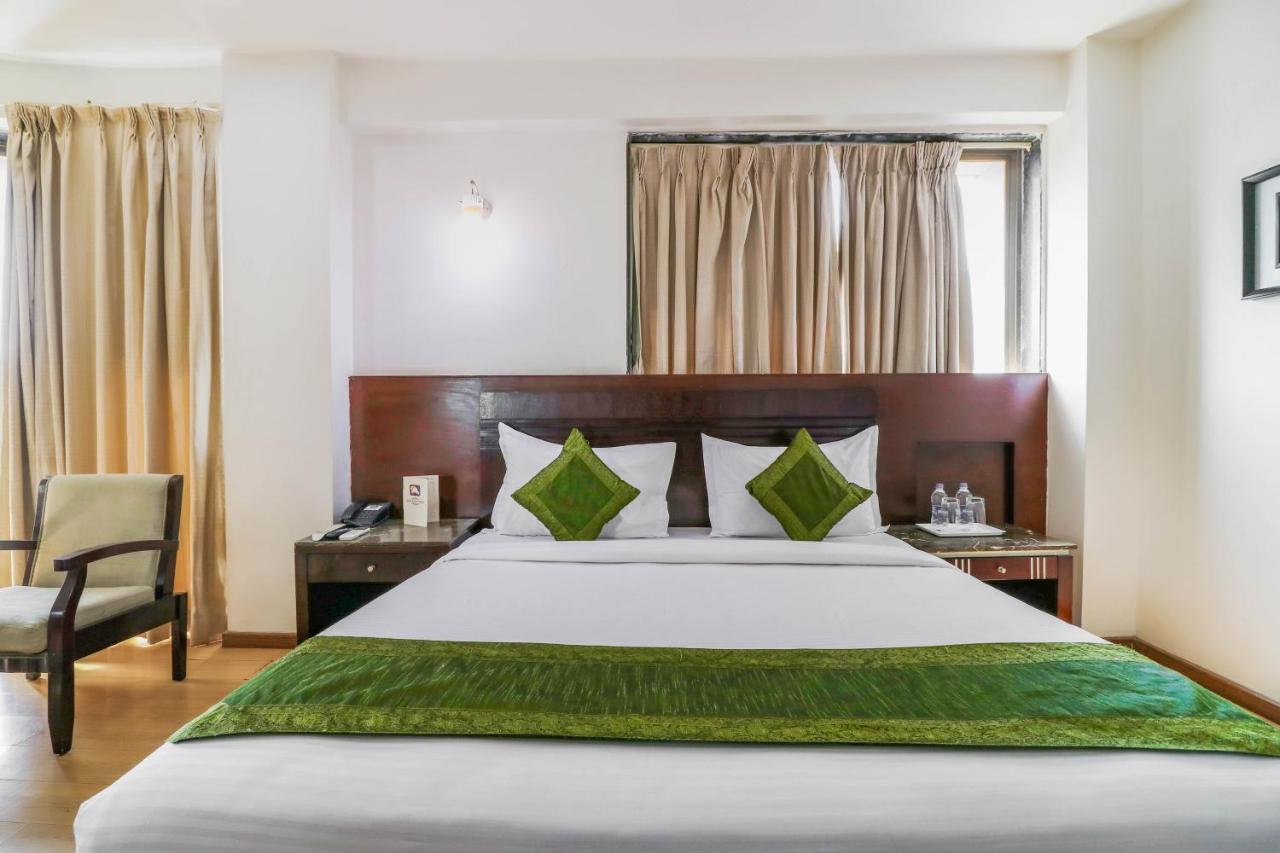 Treebo Trend Hotel Parker Ahmedabad Exterior photo